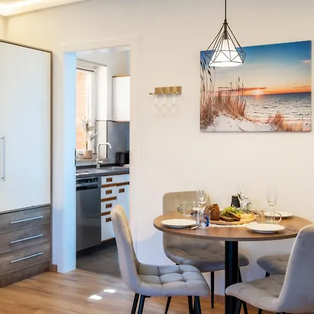 Zentrale Traumwohnung & Bahn In 2 Min 아파트 *