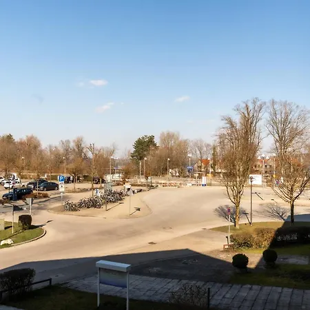 Zentrale Traumwohnung & Bahn In 2 Min Apartamento *